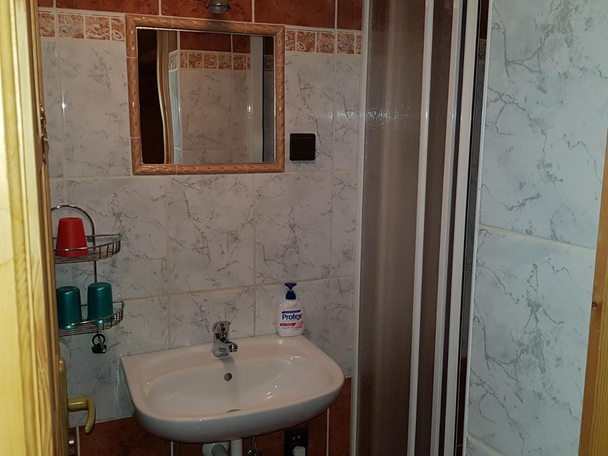 Chata Pod Skalou Valaska Ngoại thất bức ảnh